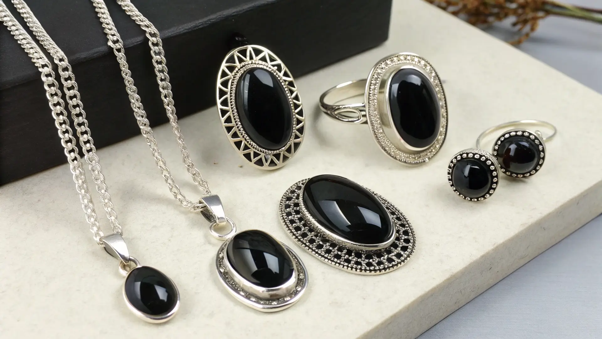 Obszidián, az ősi vulkanikus üveg